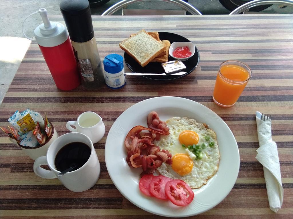 Hi Guesthouse Airport Chiang Mai Bagian luar foto