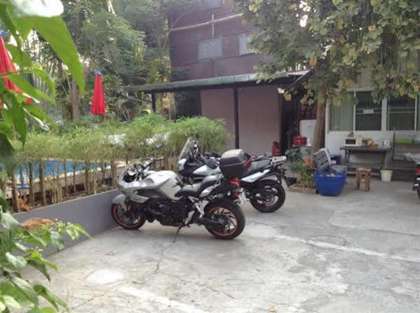 Hi Guesthouse Airport Chiang Mai Bagian luar foto