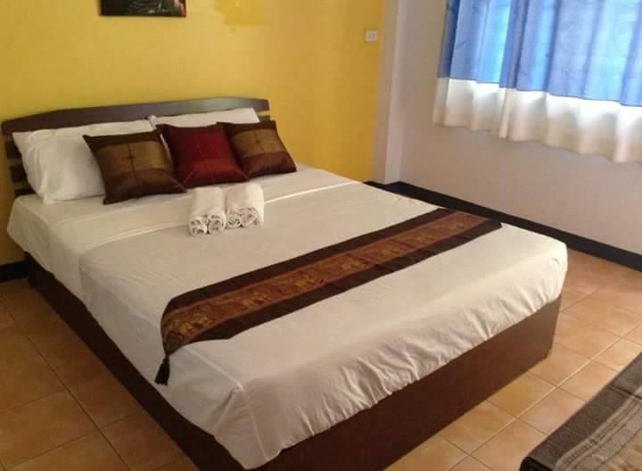 Hi Guesthouse Airport Chiang Mai Bagian luar foto