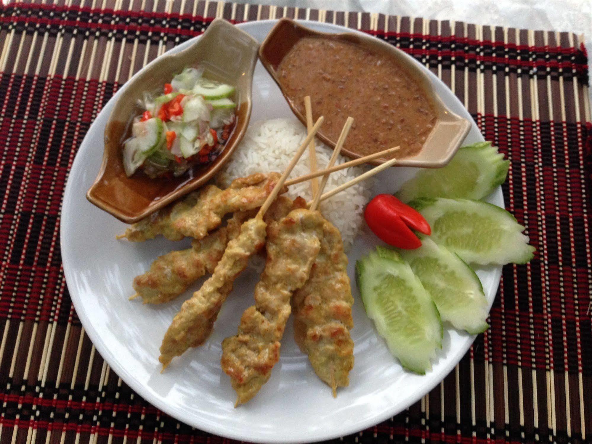 Hi Guesthouse Airport Chiang Mai Bagian luar foto