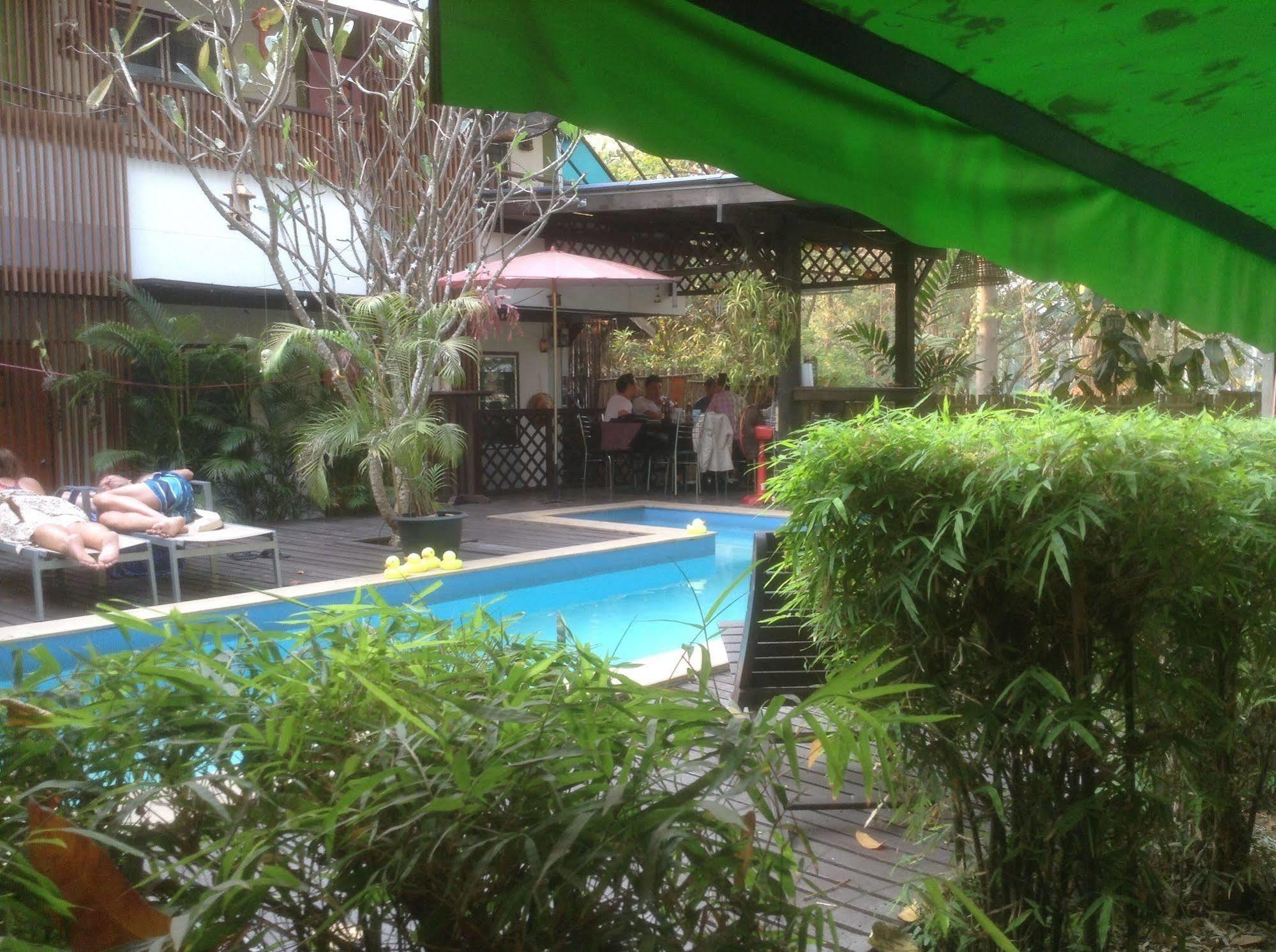 Hi Guesthouse Airport Chiang Mai Bagian luar foto