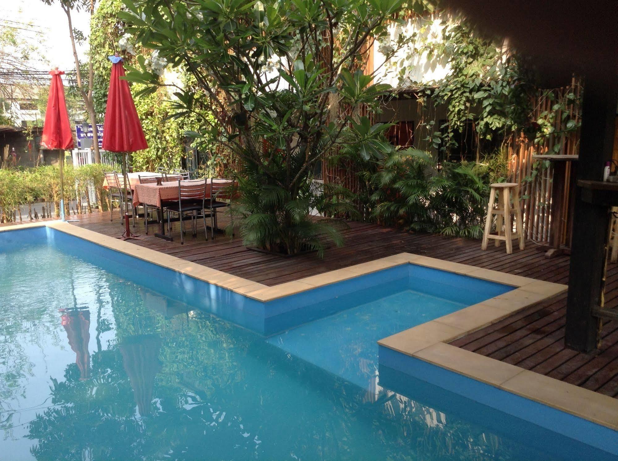 Hi Guesthouse Airport Chiang Mai Bagian luar foto